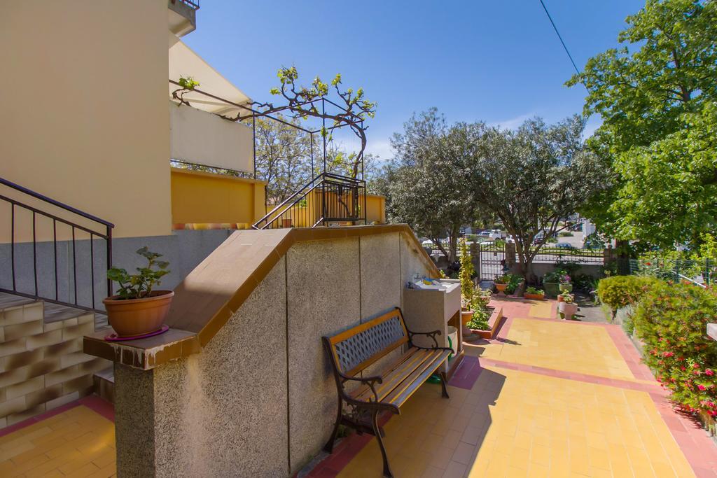Apartment Oleander Mali Lošinj Eksteriør bilde