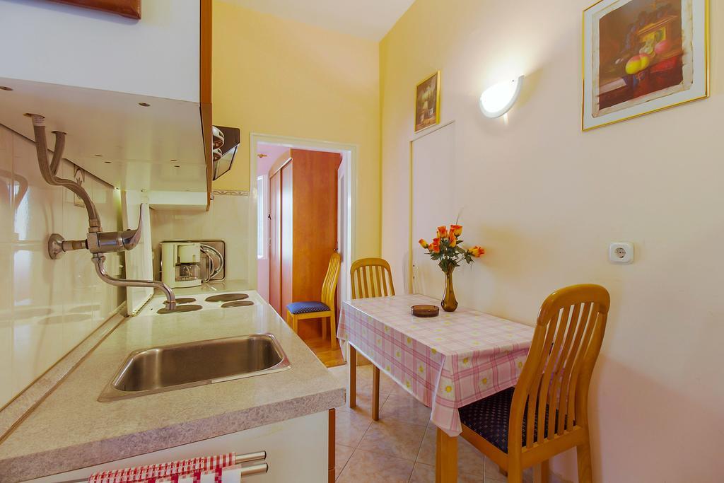 Apartment Oleander Mali Lošinj Eksteriør bilde